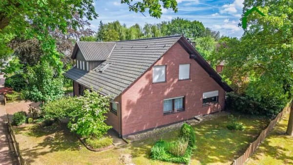 Immobilie in Essen/Oldenburg - Willkommen Zuhause: Ihr großzügiges Familienparadies mit Wintergarten in beliebter, ruhiger Lage - Bild 0