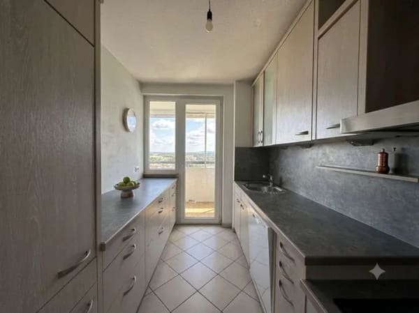 Immobilie in Eppelheim - HEIDELBERG - EPPELHEIM  - großzügige 5-Zimmerwohnung mit Stellplatz und zwei Balkonen - Bild 0
