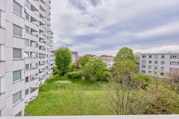 Immobilie in Eppelheim - HEIDELBERG - EPPELHEIM  - großzügige 5-Zimmerwohnung mit Stellplatz und zwei Balkonen - Bild 2