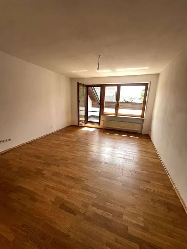 Immobilie in Bad Boll - Stilvolle 3-Zimmer-Dachgeschosswohnung in ruhiger Bestlage von Bad Boll - Bild 2