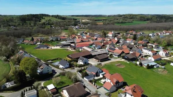 Immobilie in Velburg - Ihr neues Familienzuhause: 
Naturnah, gepflegt und mit viel Platz für die Zukunft!   
   Velbur... - Bild 1
