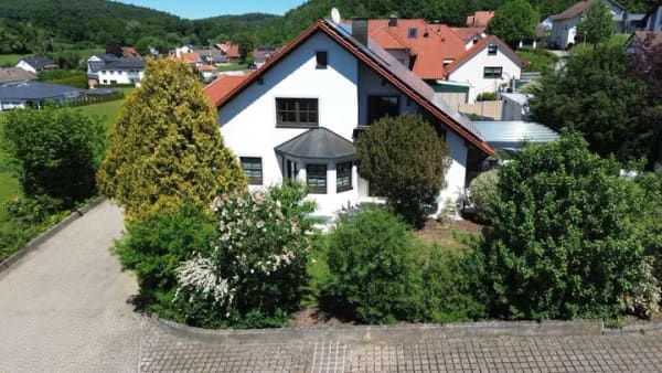 Immobilie in Velburg - Ihr neues Familienzuhause: 
Naturnah, gepflegt und mit viel Platz für die Zukunft!   
   Velbur... - Bild 2