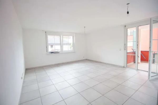Immobilie in Klettgau - Mediterranes Wohnen - sofort verfügbare Erdgeschosswohnung mit großem Balkon und Tiefgarage - Bild 1