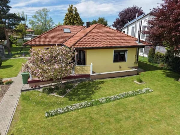 Immobilie in Waldenburg - Ankommen, wohlfühlen, Zuhause sein – Gepflegter Bungalow mit großem Grundstück - Bild 4