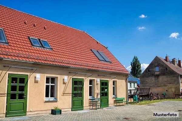 Immobilie in Kalletal - Hofstelle - Einfamilienhaus und ausgeb. Stallanbauten - Bild 0