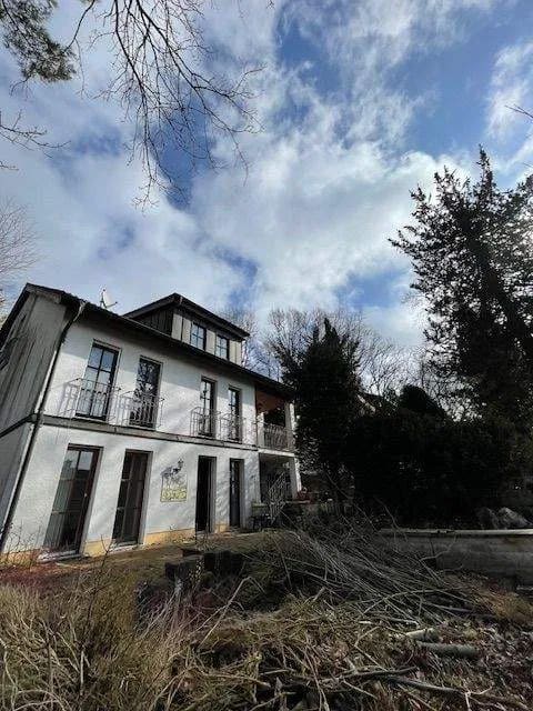 Immobilie in Altdorf bei Nürnberg - ***Verborgener Charme in Hanglage...stark renovierungsbedürftiges Haus mit herrlicher Aussicht*** - Bild 1