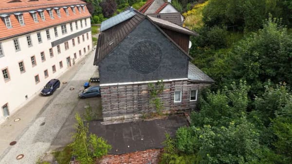 Immobilie in Frankenblick - Exzellente Kapitalanlage mit Historie und stabiler Rendite: Vollvermietetes Mehrfamilienhaus in 96528 Frankenblick-Rauenstein! - Bild 3