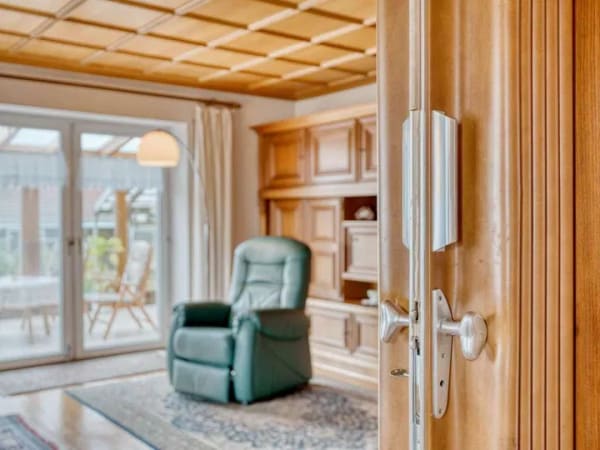 Immobilie in Pilsting - ***Großzügiges Mehrfamilienhaus mit 3 Wohneinheiten, PV- Anlage, Garagen & Werkstatt*** - Bild 3