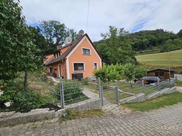 Immobilie in Gerabronn - Platz für Familie und Hobby - Wohnen am Waldrand mit Garten  - Bild 0