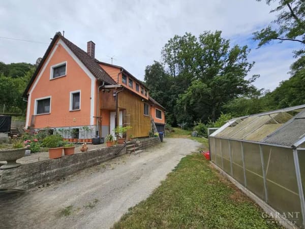Immobilie in Gerabronn - Platz für Familie und Hobby - Wohnen am Waldrand mit Garten  - Bild 3