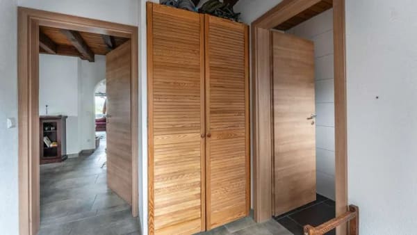 Immobilie in Hilzingen - Großzügiges Wohnhaus mit Einliegerwohnung in sonniger Aussichtslage von Hilzingen Binningen - Bild 2