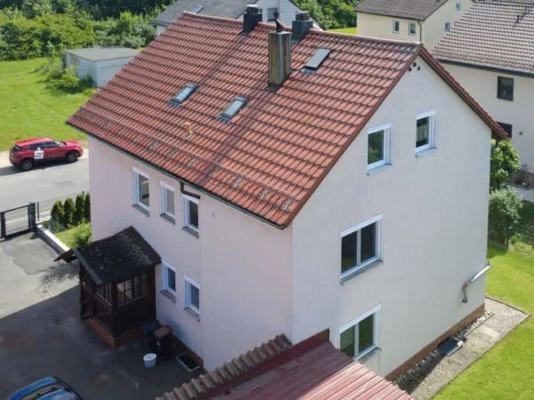 Immobilie in Wiesau - Freiraum, freistehend, Freiheit - Top gepflegtes Wohnhaus mit drei Wohneinheiten in Wiesau - Bild 1