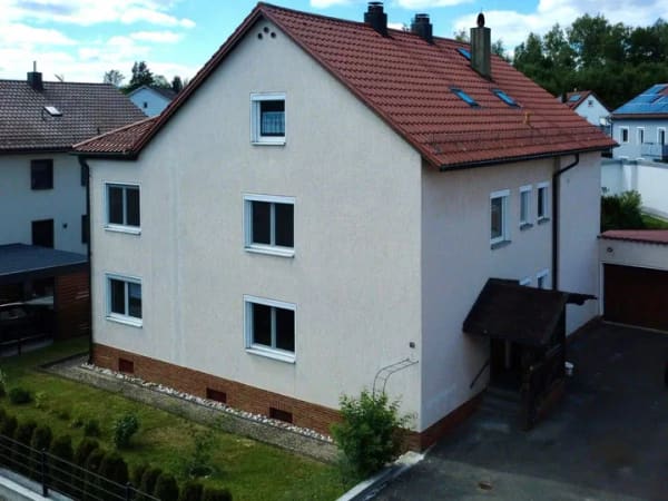 Immobilie in Wiesau - Freiraum, freistehend, Freiheit - Top gepflegtes Wohnhaus mit drei Wohneinheiten in Wiesau - Bild 2