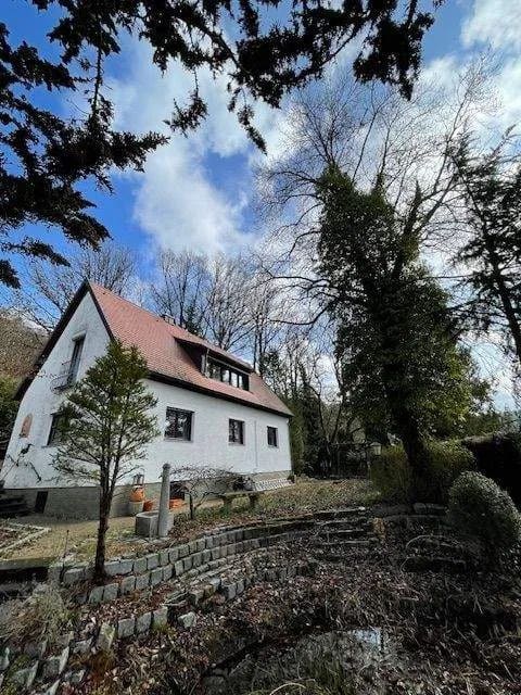 Immobilie in Altdorf bei Nürnberg - ***Haus in Hanglage mit Aussicht...stark renovierungsbedürftig...für KREATIVE RENOVIERER...*** - Bild 0