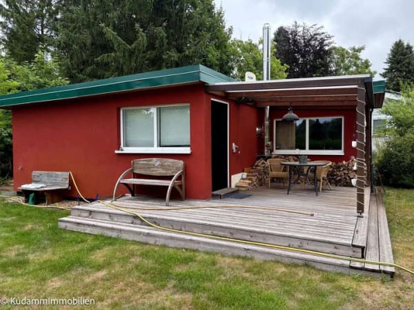 Immobilie in Lindow (Mark) - Rückzugsort am Wasser- Bungalow mit Steg in Seenähe von Lindow - Bild 1