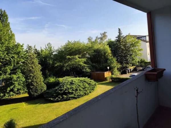 Immobilie in Kerpen - Selbst einziehen:  3 Zimmer, 2 Loggien, eine eingerichtete Küche. Ohne Provision - Bild 0