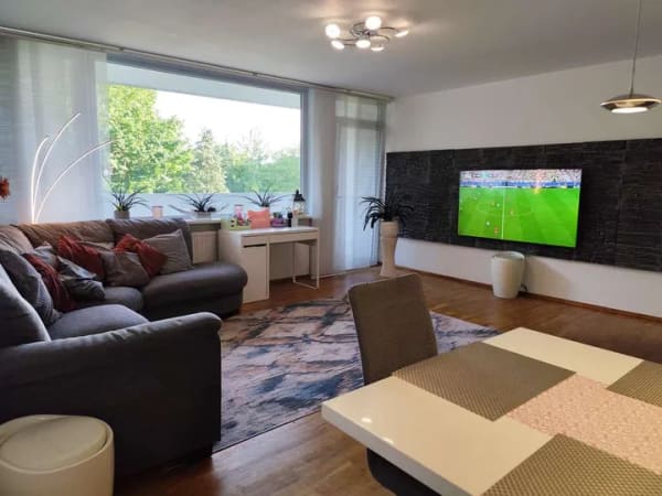Immobilie in Kerpen - Selbst einziehen:  3 Zimmer, 2 Loggien, eine eingerichtete Küche. Ohne Provision - Bild 2