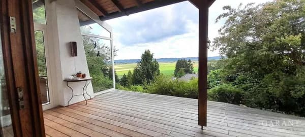 Immobilie in Kirchberg an der Iller - Naturidylle pur: Alpin-Look-Domizil in absolut ruhiger und privater Randlage - Bild 2