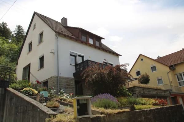 Immobilie in Grünsfeld - Sehr schönes Einfamilienhaus-bietet alles für ein gemütliches Zuhause - Bild 0