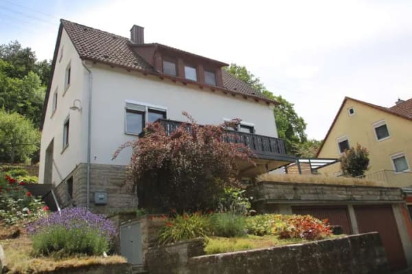 Immobilie in Grünsfeld - Sehr schönes Einfamilienhaus-bietet alles für ein gemütliches Zuhause - Bild 1