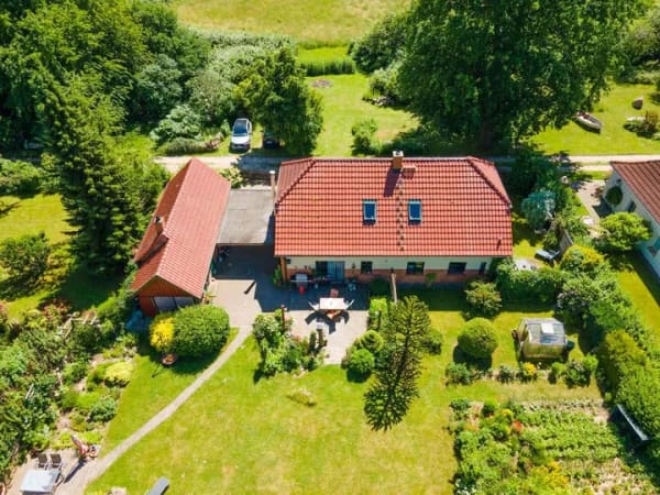 Immobilie in Altefähr - Traumhaftes Einfamilienhaus mit Ferienwohnung auf der Insel Rügen - Bild 1