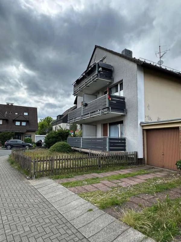 Immobilie in Ratingen - Kapitalanlage! Sicher vermietete 1-Zimmer-Wohnung mit Balkon und Garage! - Bild 0