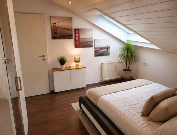 Immobilie in Oberboihingen - Lichtdurchflutete Dachgeschosswohnung mit Sonnenbalkon, Garage  Wohlfühlambiente - Bild 4
