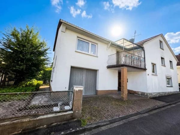 Immobilie in Wirges - Charmantes Einfamilienhaus mit Garage und Garten – viel Potenzial in zentraler Lage - Bild 0