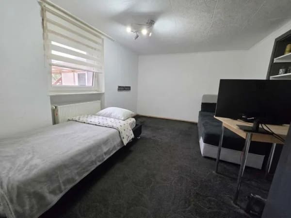 Immobilie in Wirges - Charmantes Einfamilienhaus mit Garage und Garten – viel Potenzial in zentraler Lage - Bild 4