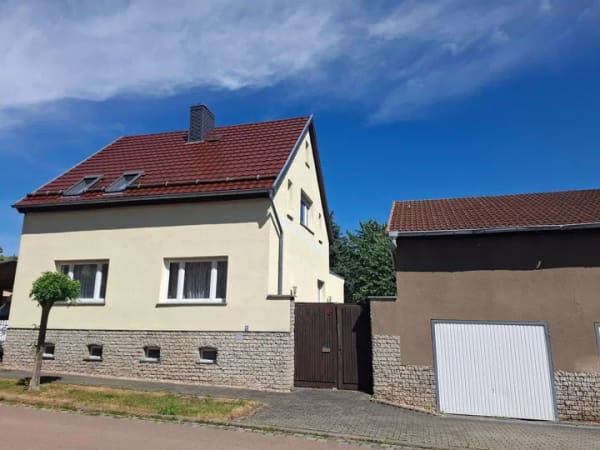 Immobilie in Benndorf - Benndorf: Einfamilienhaus mit Doppelgarage und Garten in Top Wohnlage zu verkaufen  - Bild 2