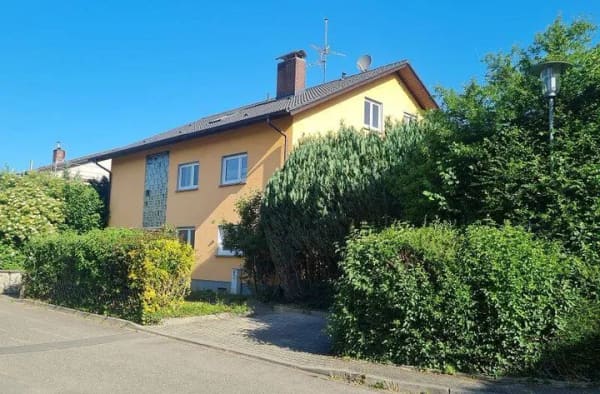 Immobilie in Schliengen - Mehrfamilienhaus mit 3 Wohnungen und großem Garten in Schliengen - Bild 0
