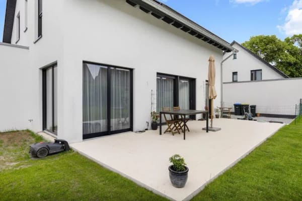 Immobilie in Röbel/Müritz - Exklusives OKAL Einfamilienhaus - Modernes Wohnen auf höchstem Niveau in bester Lage von Röbel - Bild 3