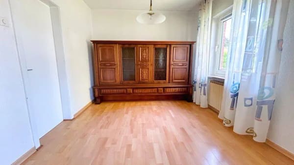 Immobilie in Emlichheim - Doppelhaushälfte mit Potenzial, zahlreichen Nutzungsmöglichkeiten und vielfältigen Nebengebäuden - Bild 2