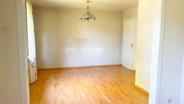 Immobilie in Emlichheim - Doppelhaushälfte mit Potenzial, zahlreichen Nutzungsmöglichkeiten und vielfältigen Nebengebäuden - Bild 3
