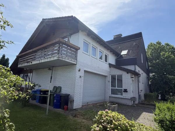 Immobilie in Staufenberg - !PROVISIONSFREI! Schönes Haus in Staufenberg-Landwehrhagen (262 m² Wfl./125 m² Nfl.) ++Einliegerwohnung, 3 Balkone, 2 Photovoltaik-Anlagen, Solarwärme - Bild 1