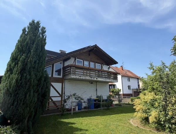 Immobilie in Staufenberg - !PROVISIONSFREI! Schönes Haus in Staufenberg-Landwehrhagen (262 m² Wfl./125 m² Nfl.) ++Einliegerwohnung, 3 Balkone, 2 Photovoltaik-Anlagen, Solarwärme - Bild 3