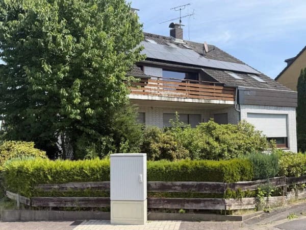 Immobilie in Staufenberg - !PROVISIONSFREI! Schönes Haus in Staufenberg-Landwehrhagen (262 m² Wfl./125 m² Nfl.) ++Einliegerwohnung, 3 Balkone, 2 Photovoltaik-Anlagen, Solarwärme - Bild 4