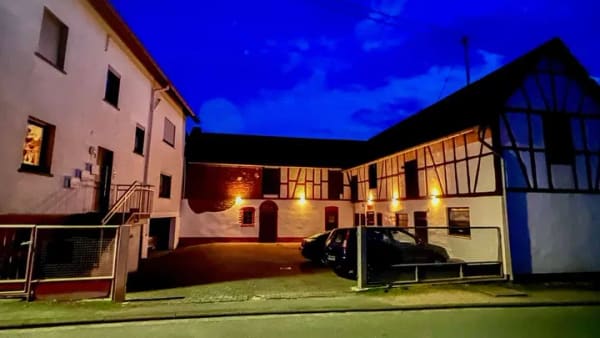 Immobilie in Reckenroth - Hofreite, Bauernhof, Mehrfamilienhaus mit Ställen, Hallen (optional sehr viel Wiesen) zu verkaufen - Bild 2