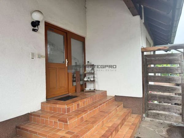 Immobilie in Essenbach - Einfamilienhaus mit Einliegerwohnung oder Mehrgenerationenwohnen Nähe München - Bild 2