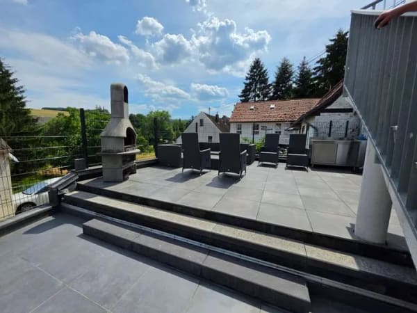 Immobilie in Unkenbach - Effizient modernisiertes Zweifamilienhaus mit PV‑Batteriespeicher, Wärmepumpe und schöner Aussicht - Bild 4