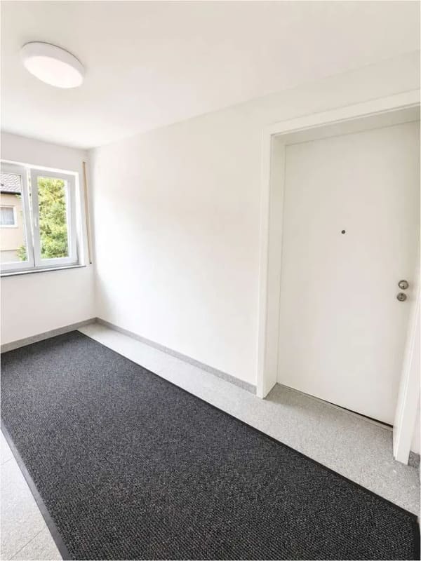 Immobilie in Leipheim - Großzügig, modern und gepflegt – Traumwohnung mit Balkon und zwei Außenstellplätzen - Bild 3