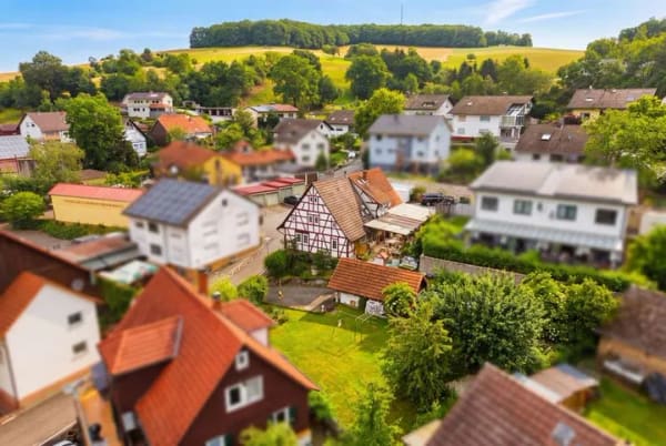 Immobilie in Mörlenbach - Gemütliches Fachwerkhaus auf großem Grundstück - Bild 1