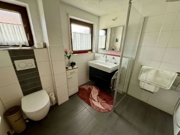 Immobilie in Alfdorf - 2 Wohnungen zum Preis von 1860EUR/m²
mit großem Gartenanteil in Pfahlbronn - Bild 4