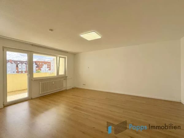 Immobilie in Schwalbach - Attraktive 3-Zimmer-Wohnung in zentraler Lage mit Balkon - Bild 2