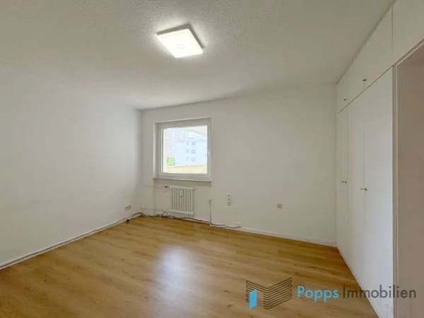 Immobilie in Schwalbach - Attraktive 3-Zimmer-Wohnung in zentraler Lage mit Balkon - Bild 4