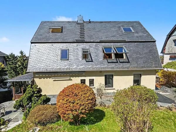 Immobilie in Jahnsdorf/Erzgebirge - Wohnen wie im Urlaub – Zweifamilienhaus mit SPA-Garten und exklusivem Ambiente in Jahnsdorf - Bild 1