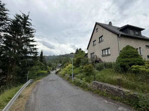 Immobilie in Probstzella - Wohnhaus mit 5 Zimmern und Terrasse – gestalten Sie Ihr neues Zuhause - Bild 2