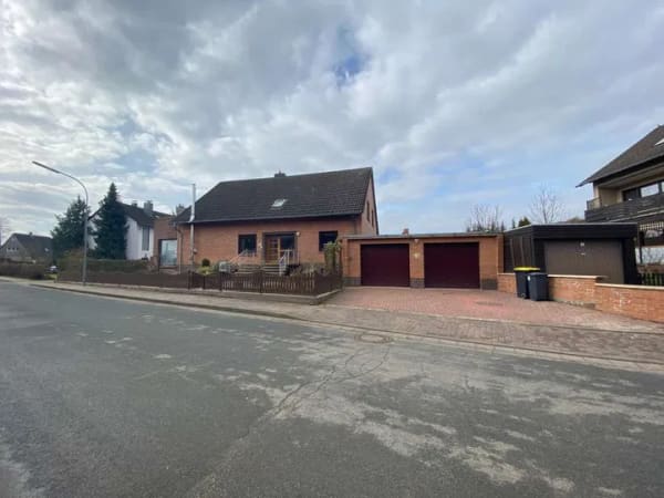 Immobilie in Auhagen - Sehr attraktives Zweifamilienhaus in Auhagen mit viel Platz und Ruhe - Bild 0