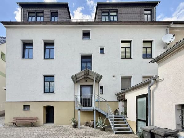 Immobilie in Oelsnitz/Erzgeb. - Wohn- und Geschäftshaus in Oelsnitz mit Gewerbepotenzial - Bild 0