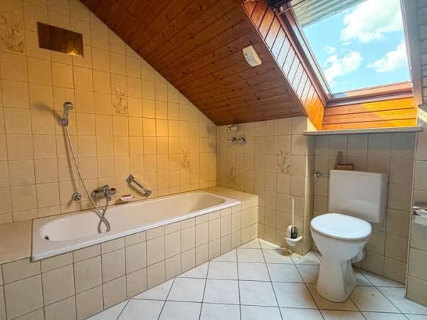 Immobilie in Schwabmünchen - Großzügig geschnittene Dachgeschosswohnung - Bild 1